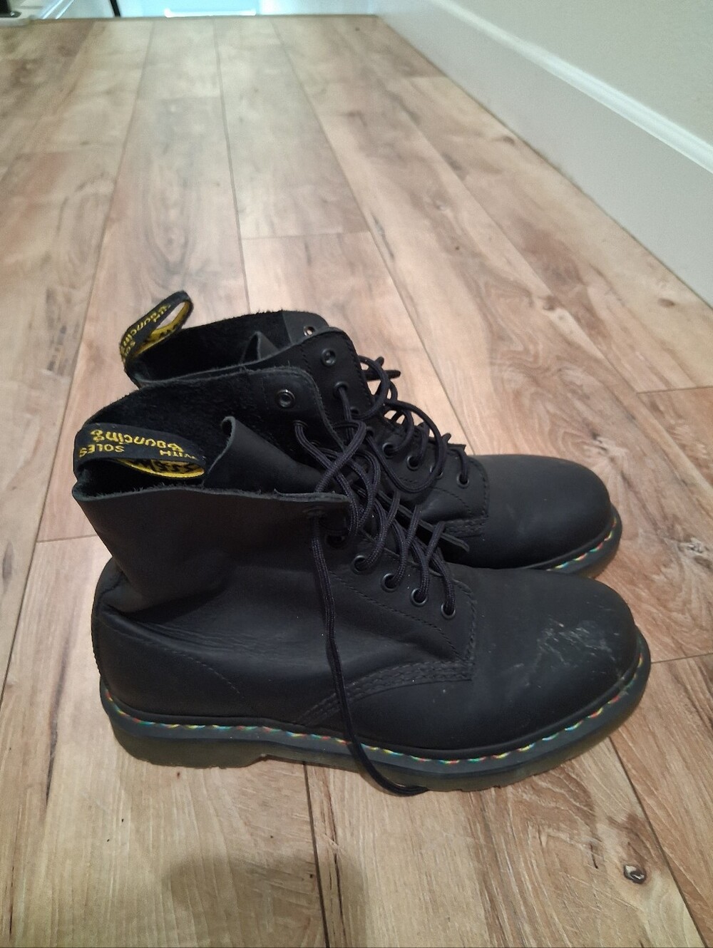 Dr. MARTENS BLK LEATHER